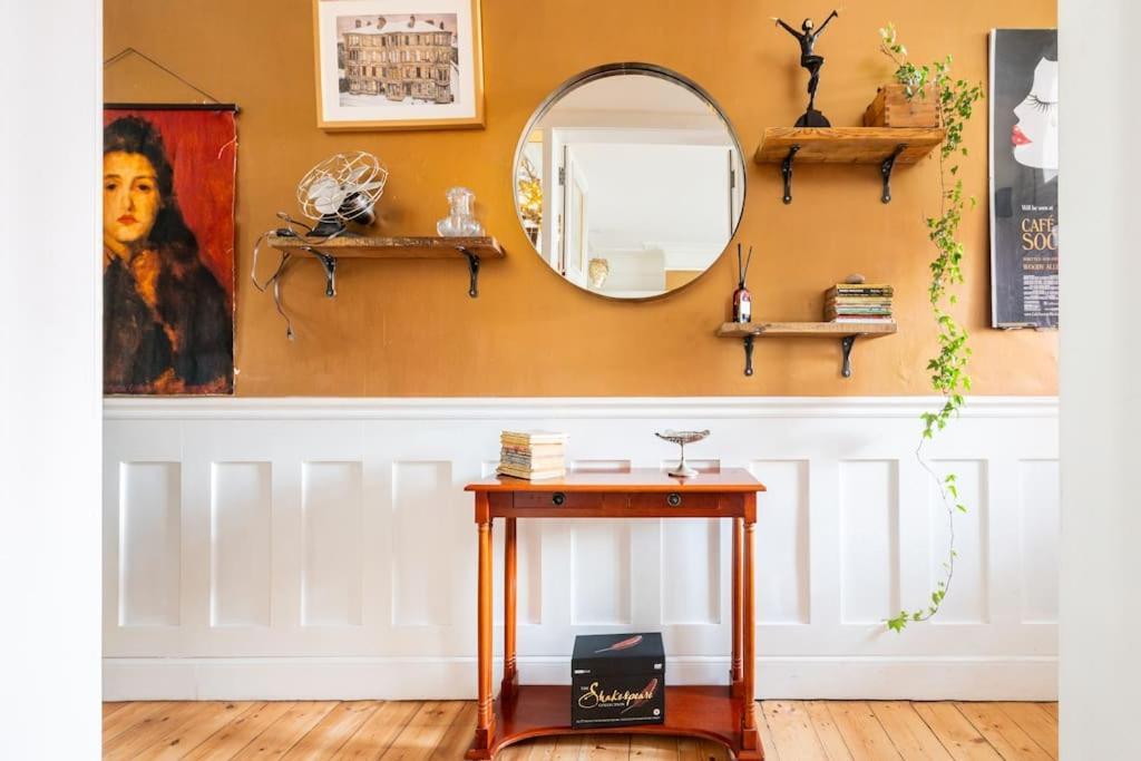 Holyrood Park: Lush & Arty 2 Double Bed Flat Lägenhet Edinburg Exteriör bild