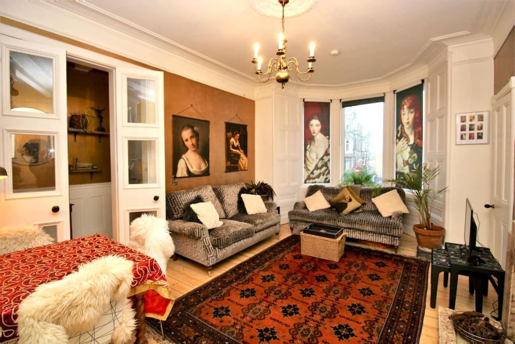 Holyrood Park: Lush & Arty 2 Double Bed Flat Lägenhet Edinburg Exteriör bild