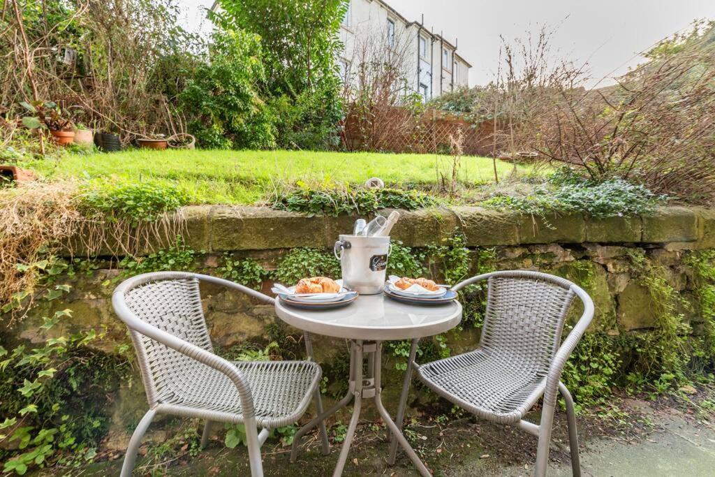 Holyrood Park: Lush & Arty 2 Double Bed Flat Lägenhet Edinburg Exteriör bild