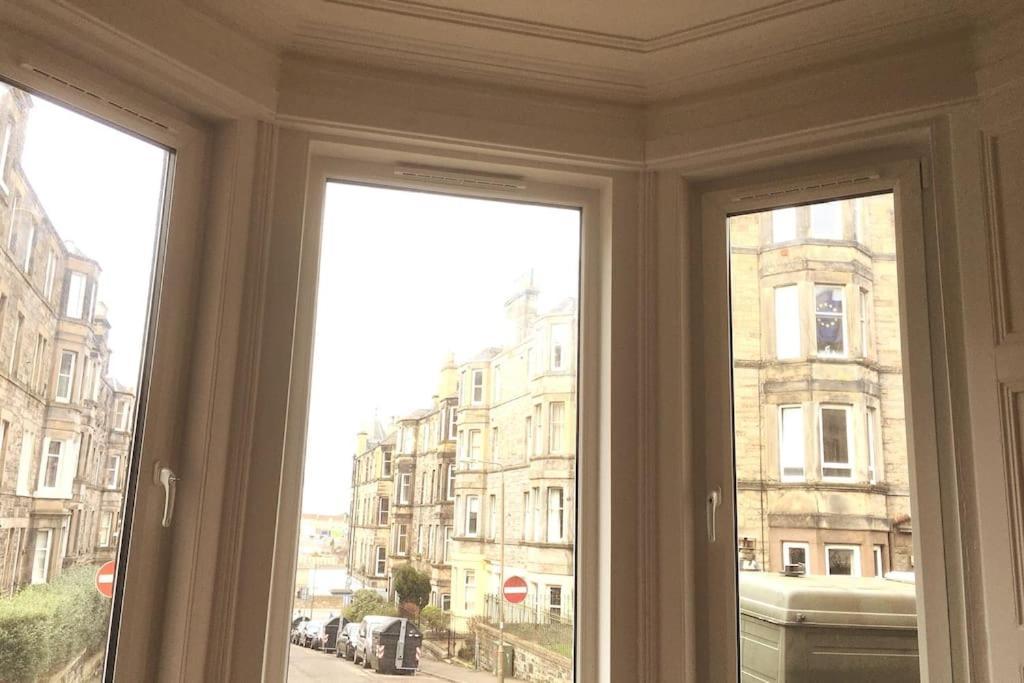 Holyrood Park: Lush & Arty 2 Double Bed Flat Lägenhet Edinburg Exteriör bild