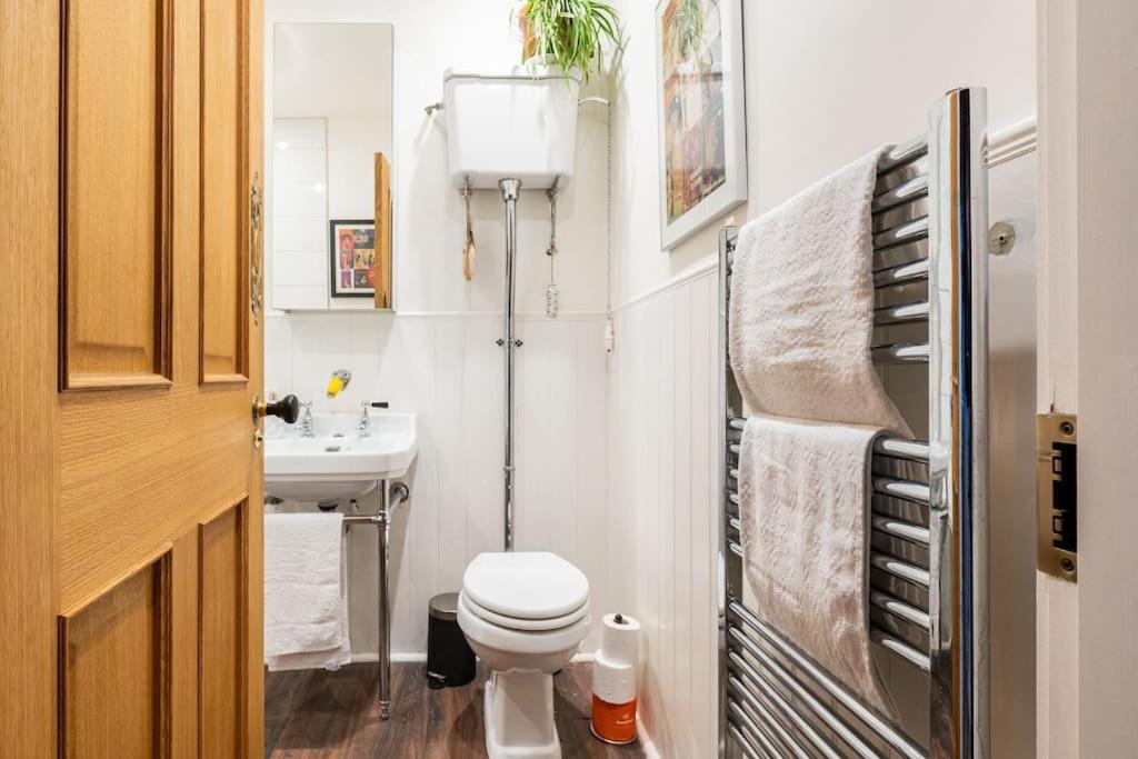 Holyrood Park: Lush & Arty 2 Double Bed Flat Lägenhet Edinburg Exteriör bild