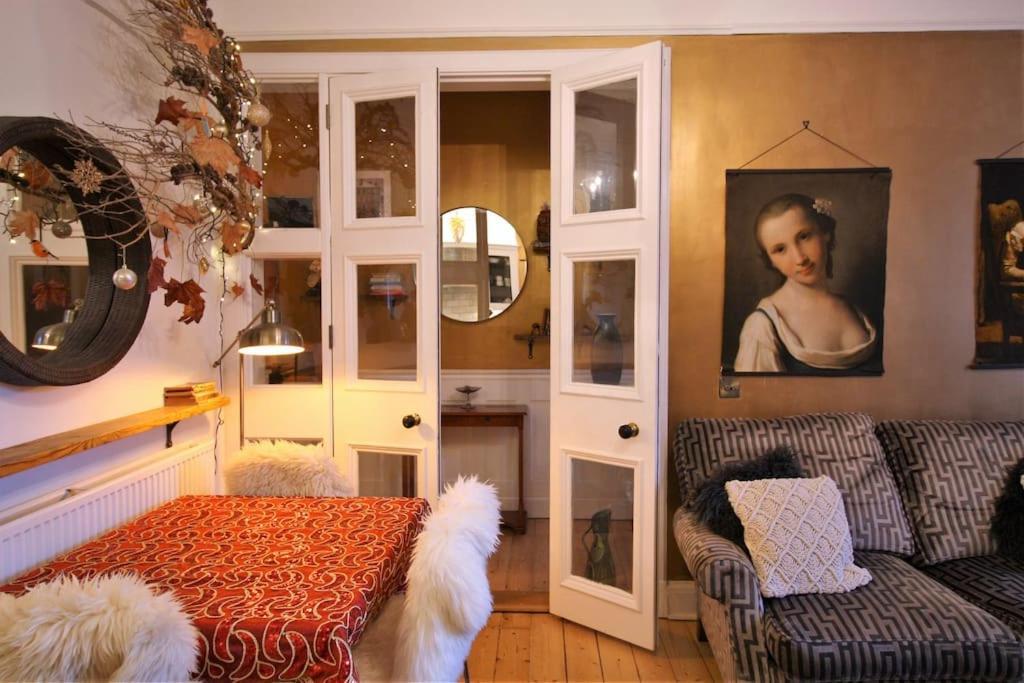 Holyrood Park: Lush & Arty 2 Double Bed Flat Lägenhet Edinburg Exteriör bild