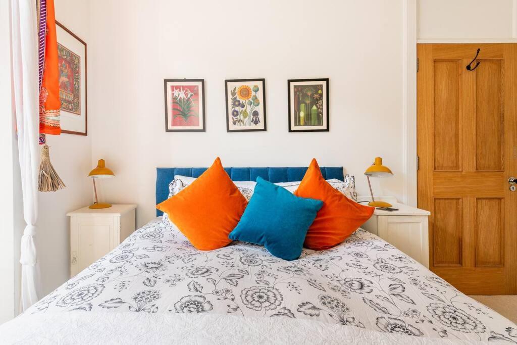 Holyrood Park: Lush & Arty 2 Double Bed Flat Lägenhet Edinburg Exteriör bild