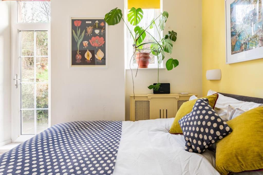 Holyrood Park: Lush & Arty 2 Double Bed Flat Lägenhet Edinburg Exteriör bild