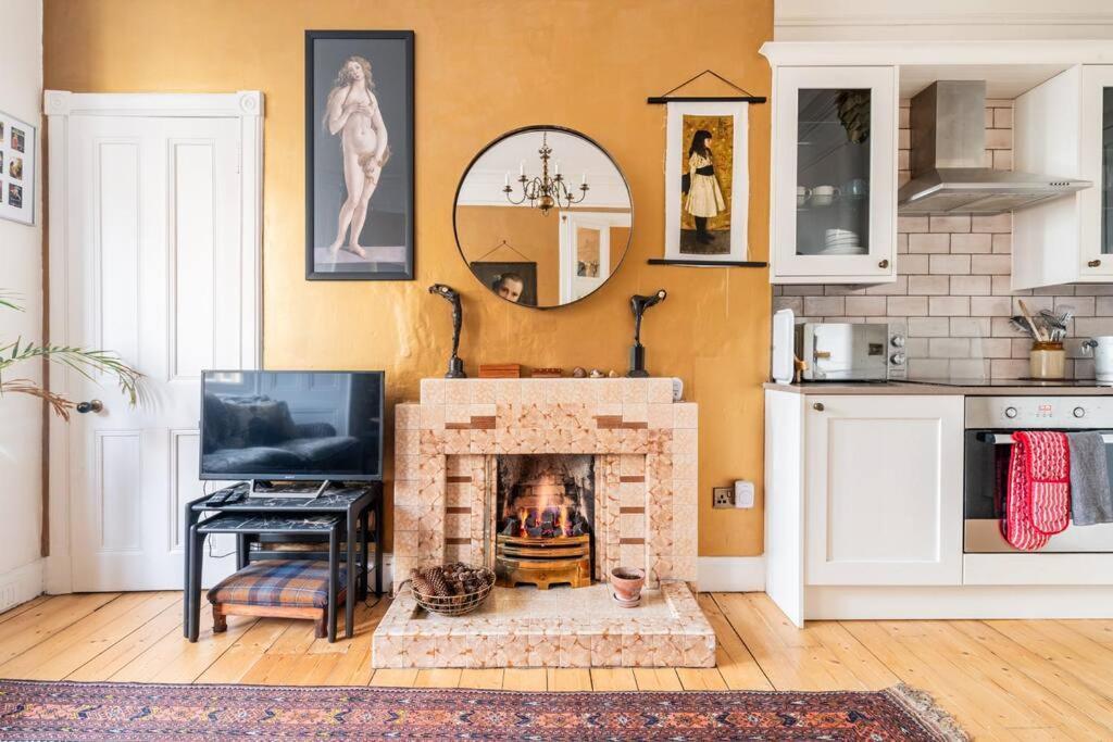 Holyrood Park: Lush & Arty 2 Double Bed Flat Lägenhet Edinburg Exteriör bild