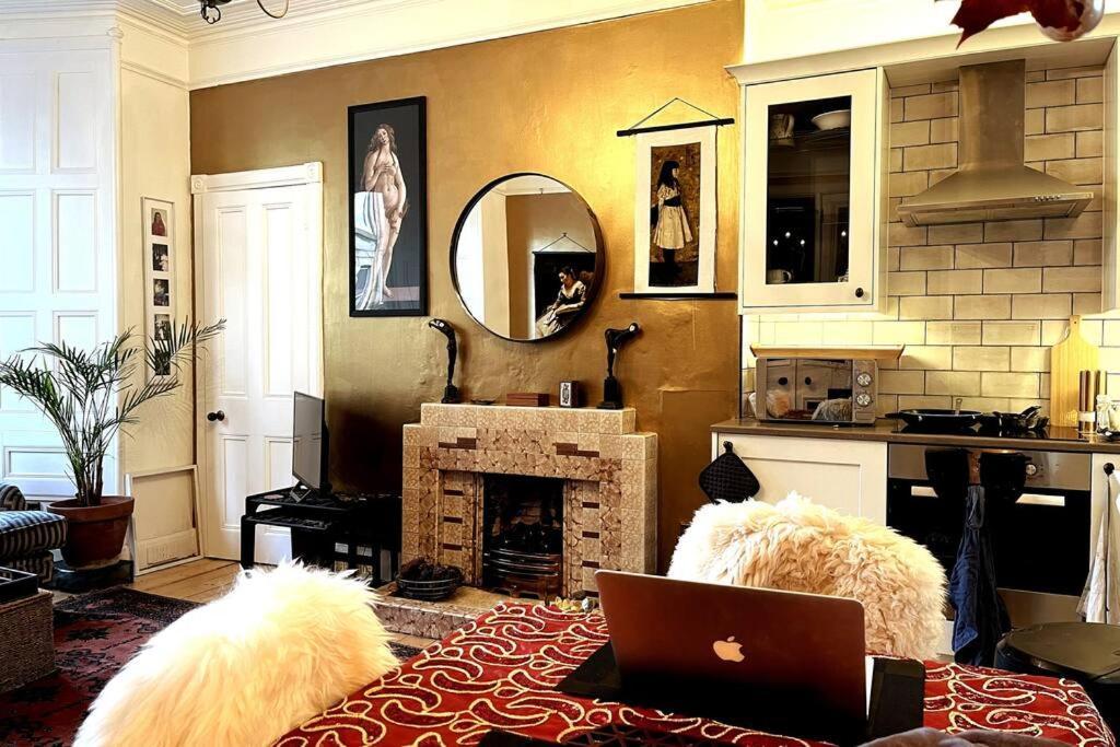 Holyrood Park: Lush & Arty 2 Double Bed Flat Lägenhet Edinburg Exteriör bild