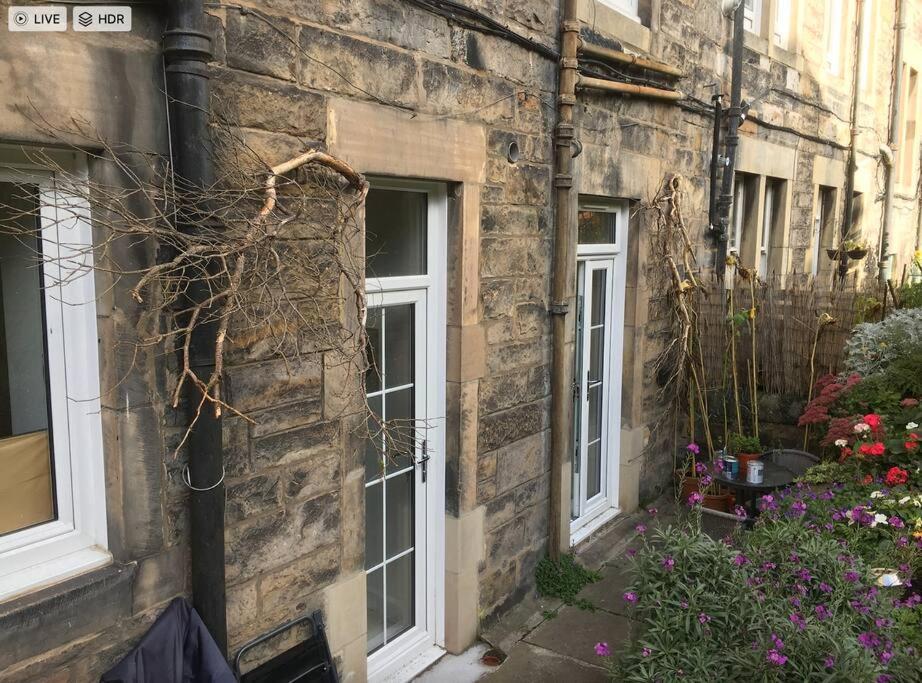 Holyrood Park: Lush & Arty 2 Double Bed Flat Lägenhet Edinburg Exteriör bild